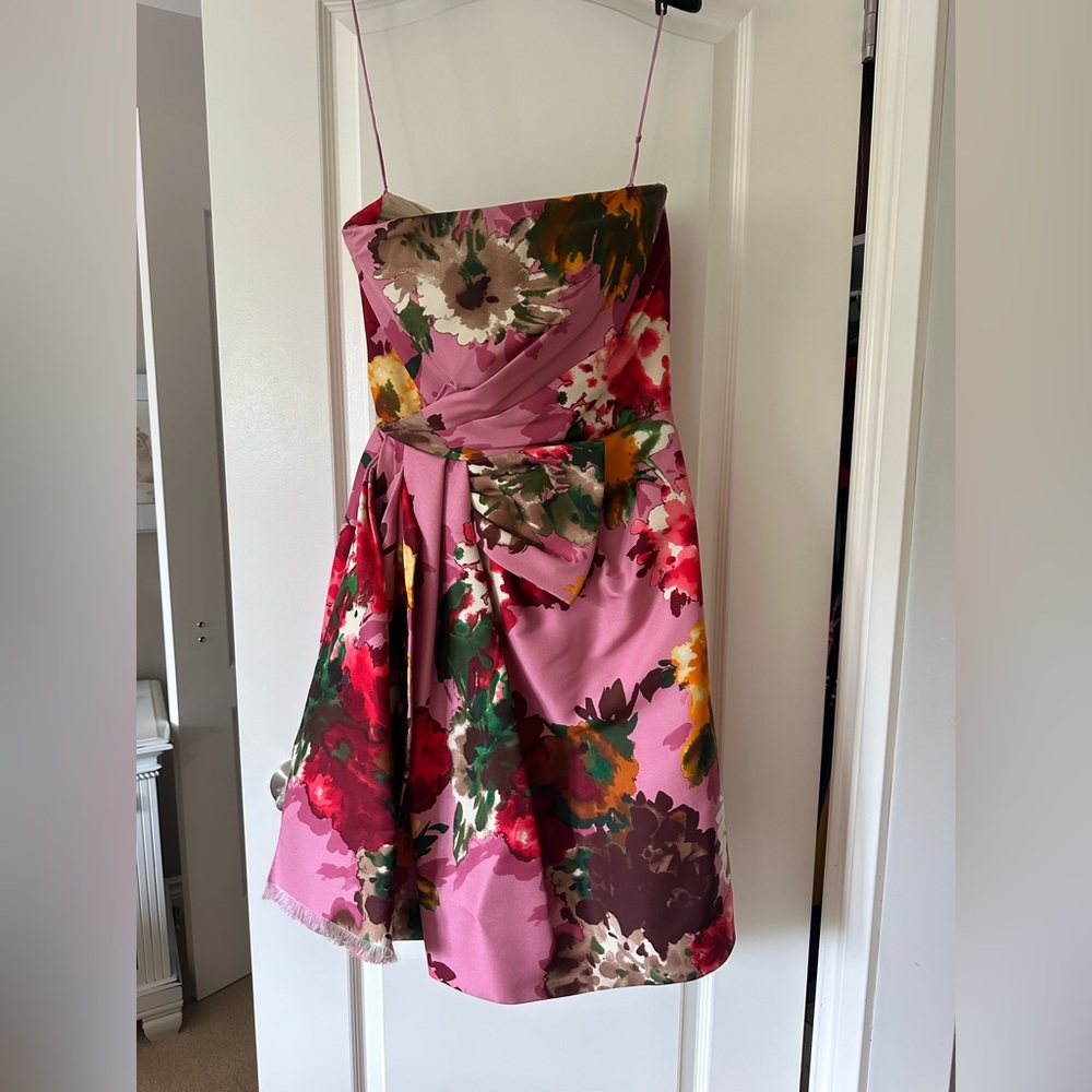 Oscar de la Renta Strapless Gown